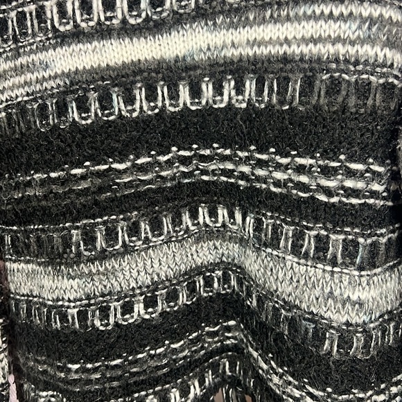 REITMANS Fuzzy Black Knit Sweater Oversize Small Cable Knit Pullover Tied Hem - Picture 5 of 9